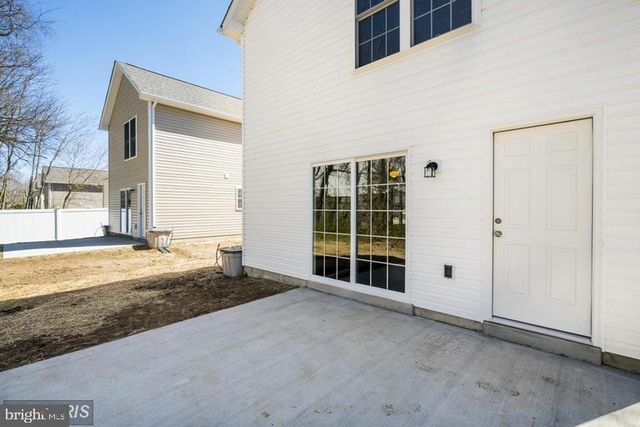 208 BEND FARM RD, Fredericksburg, VA 22408