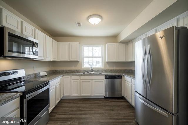 208 BEND FARM RD, Fredericksburg, VA 22408