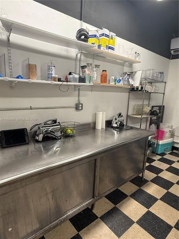 854 Ali Baba Ave, Opa-locka, FL 33054