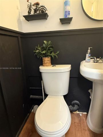 854 Ali Baba Ave, Opa-locka, FL 33054