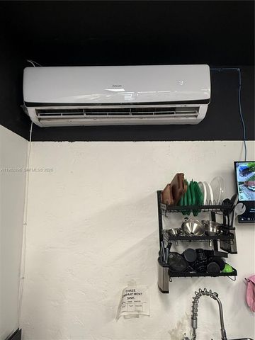 854 Ali Baba Ave, Opa-locka, FL 33054