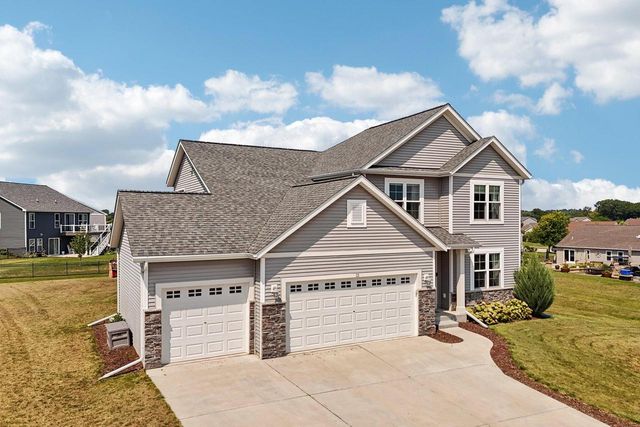 74 Weston Ridge ROAD, Oconomowoc, WI 53066