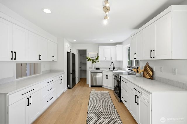 24322 135th Avenue SE, Kent, WA 98042