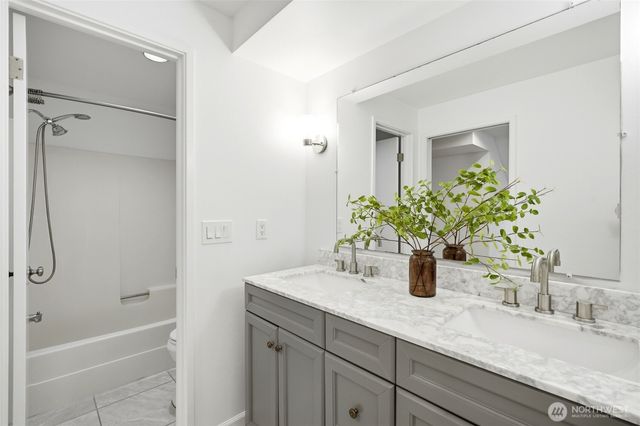 24322 135th Avenue SE, Kent, WA 98042