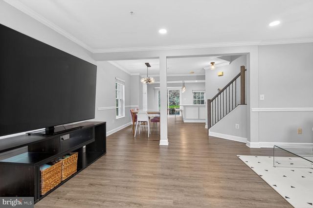 300 CENTER LN, Occoquan, VA 22125