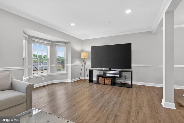 300 CENTER LN, Occoquan, VA 22125