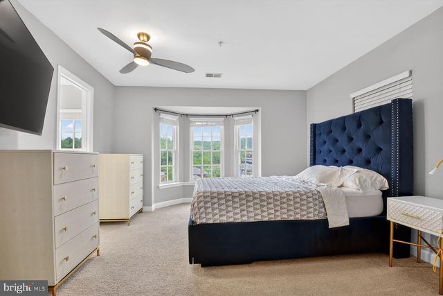 300 CENTER LN, Occoquan, VA 22125