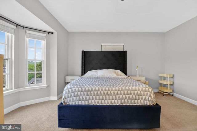300 CENTER LN, Occoquan, VA 22125