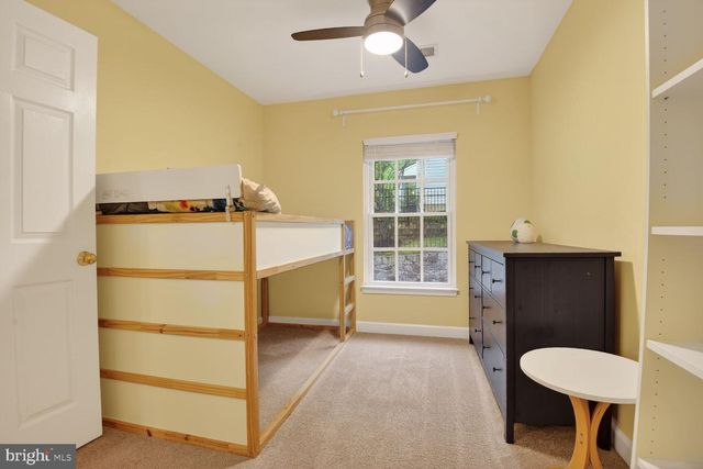 300 CENTER LN, Occoquan, VA 22125