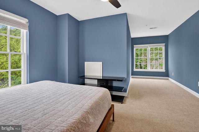 300 CENTER LN, Occoquan, VA 22125