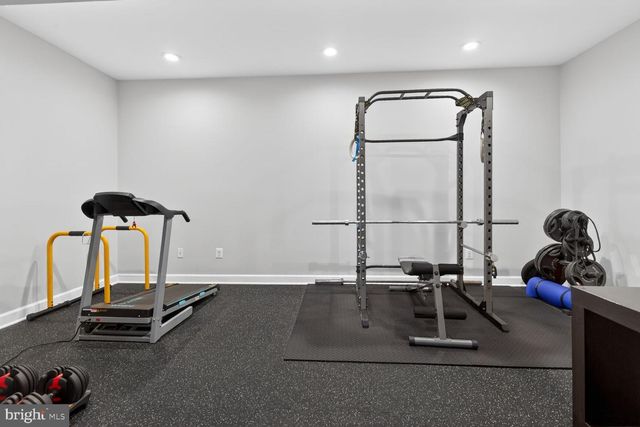 300 CENTER LN, Occoquan, VA 22125