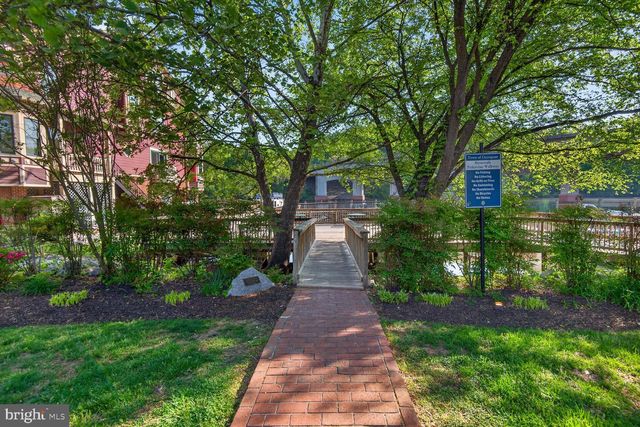 300 CENTER LN, Occoquan, VA 22125