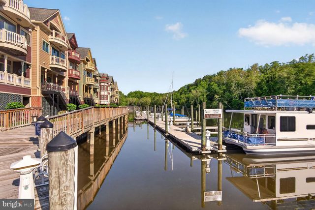 300 CENTER LN, Occoquan, VA 22125