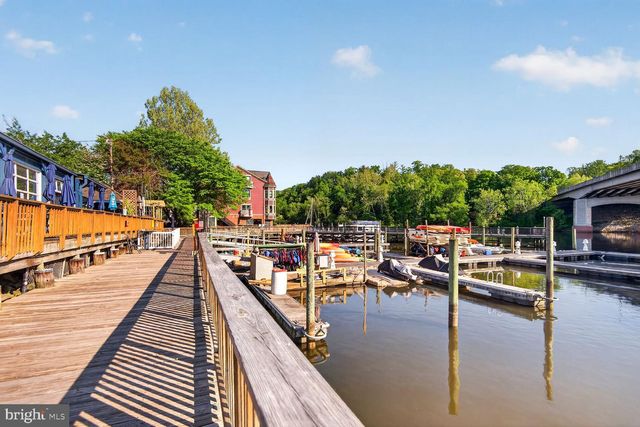 300 CENTER LN, Occoquan, VA 22125