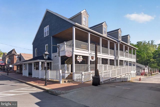 300 CENTER LN, Occoquan, VA 22125