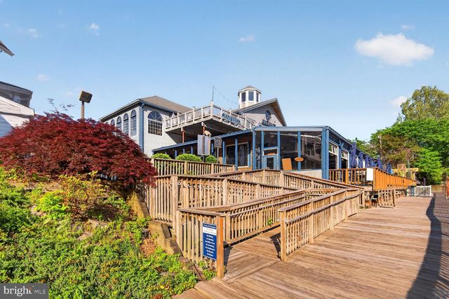 300 CENTER LN, Occoquan, VA 22125