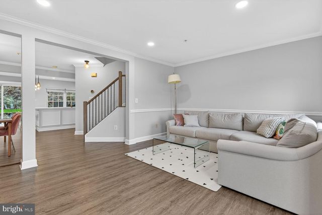 300 CENTER LN, Occoquan, VA 22125
