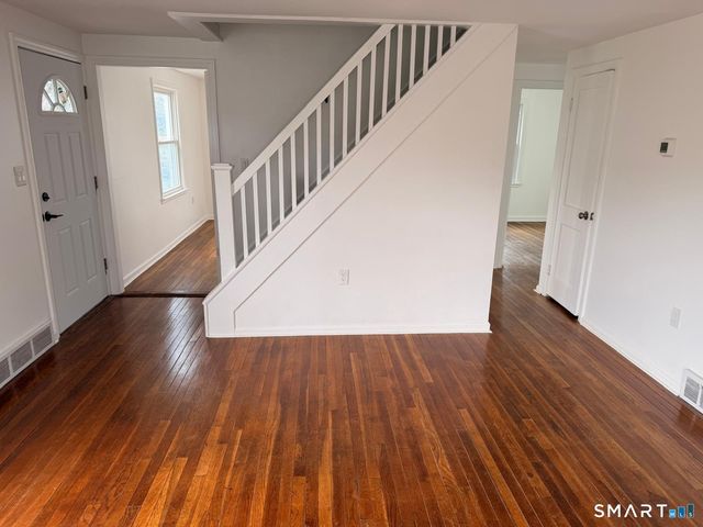 44 Lynmoor Place, Hamden, CT 06517