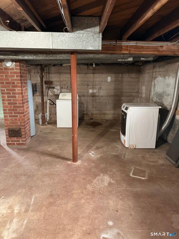 44 Lynmoor Place, Hamden, CT 06517