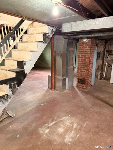 44 Lynmoor Place, Hamden, CT 06517