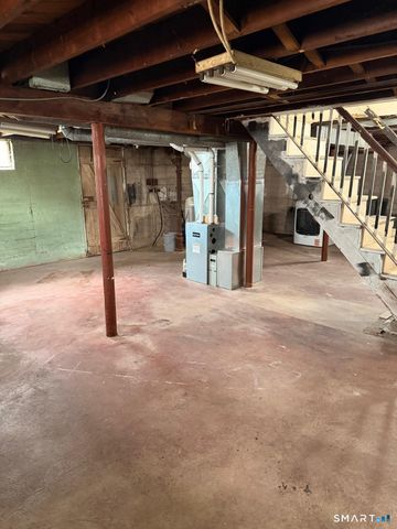 44 Lynmoor Place, Hamden, CT 06517