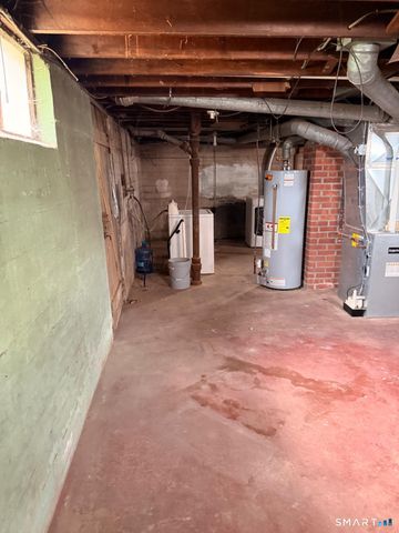 44 Lynmoor Place, Hamden, CT 06517