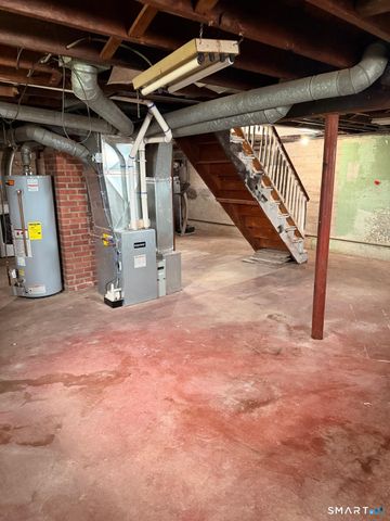 44 Lynmoor Place, Hamden, CT 06517