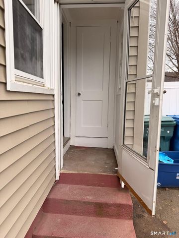 44 Lynmoor Place, Hamden, CT 06517