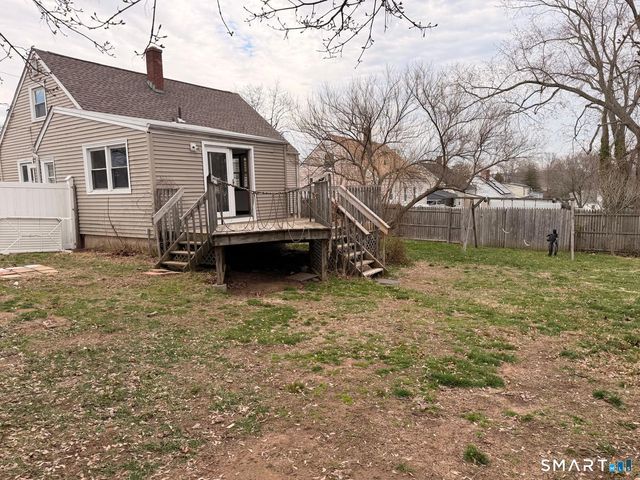 44 Lynmoor Place, Hamden, CT 06517