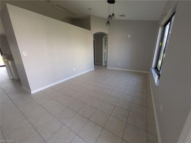 1725 NW 11th CT, Cape Coral, FL 33993