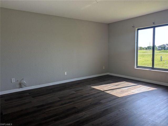 1725 NW 11th CT, Cape Coral, FL 33993