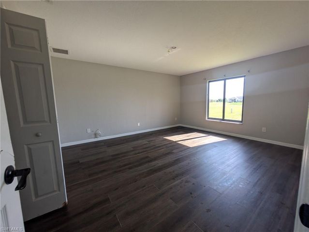 1725 NW 11th CT, Cape Coral, FL 33993