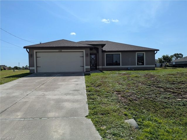 1725 NW 11th CT, Cape Coral, FL 33993