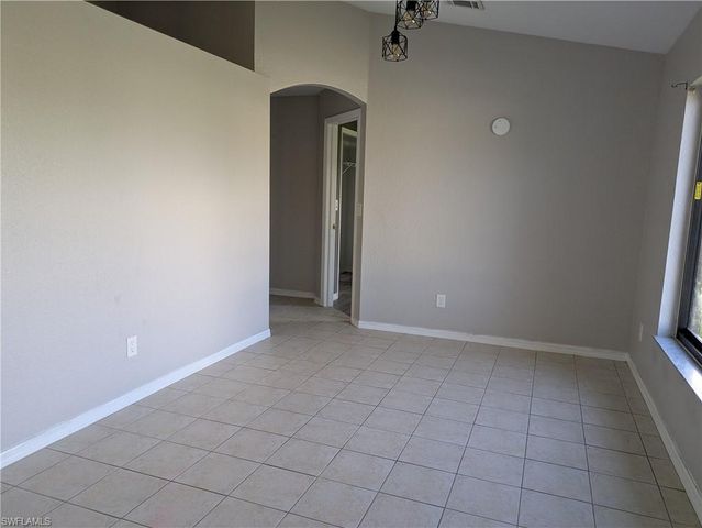 1725 NW 11th CT, Cape Coral, FL 33993