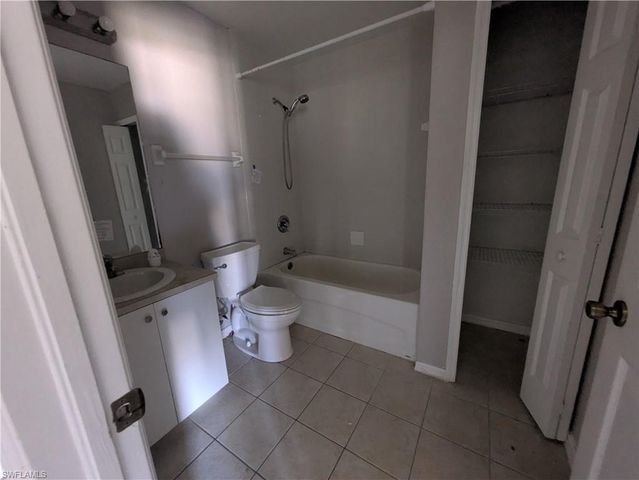 1725 NW 11th CT, Cape Coral, FL 33993