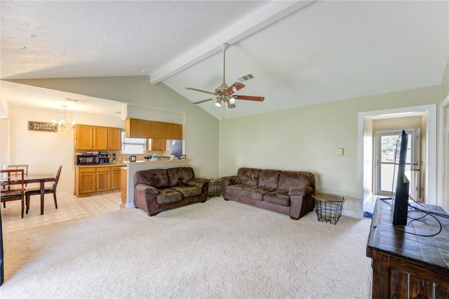 8610 Bluebonnet Street, Highlands, TX 77562