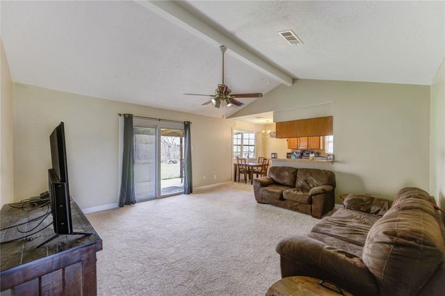 8610 Bluebonnet Street, Highlands, TX 77562