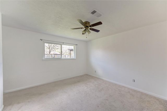 8610 Bluebonnet Street, Highlands, TX 77562