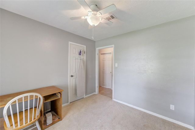 8610 Bluebonnet Street, Highlands, TX 77562