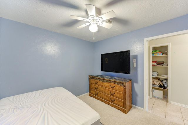 8610 Bluebonnet Street, Highlands, TX 77562