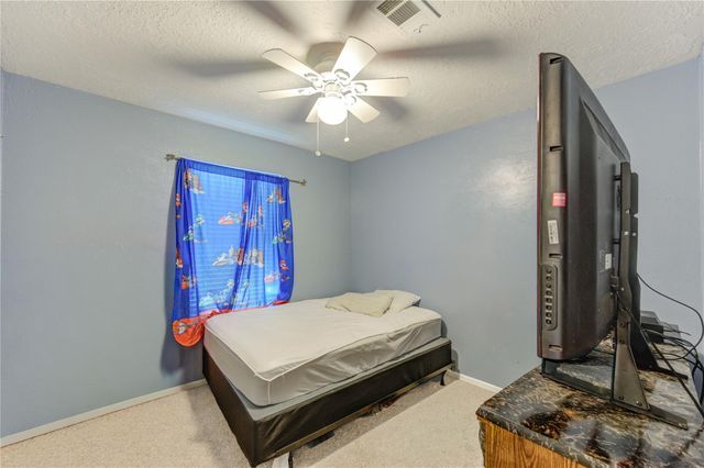 8610 Bluebonnet Street, Highlands, TX 77562