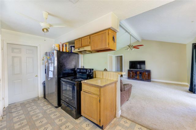 8610 Bluebonnet Street, Highlands, TX 77562