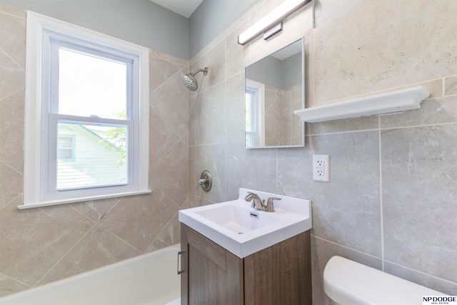 3059 Redick Avenue, Omaha, NE 68112