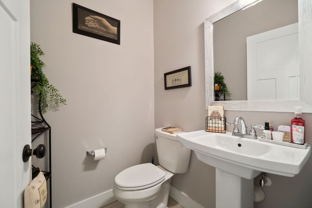 1138 Cross Pointe Dr, Cookeville, TN 38506