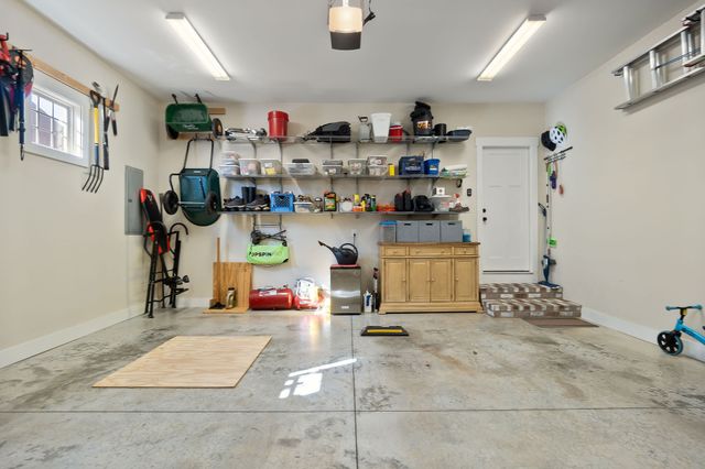 1138 Cross Pointe Dr, Cookeville, TN 38506