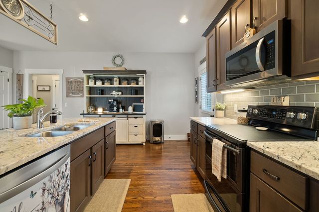 1138 Cross Pointe Dr, Cookeville, TN 38506