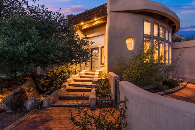 33 Juniper Hill Road NE, Albuquerque, NM 87122