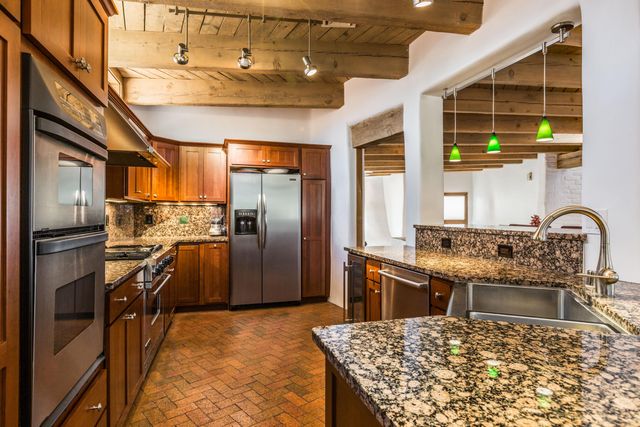 33 Juniper Hill Road NE, Albuquerque, NM 87122