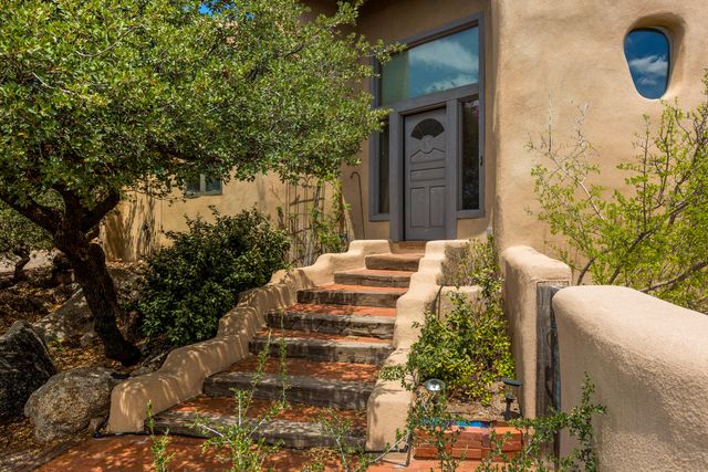 33 Juniper Hill Road NE, Albuquerque, NM 87122
