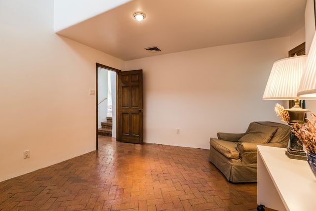 33 Juniper Hill Road NE, Albuquerque, NM 87122